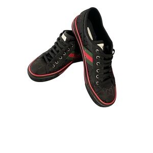 Gucci Women's Black Sneakers with Red and Green Stripes